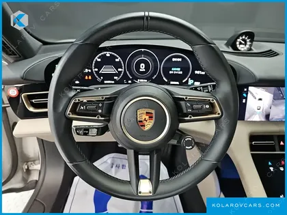 PORSCHE TAYCAN BASE