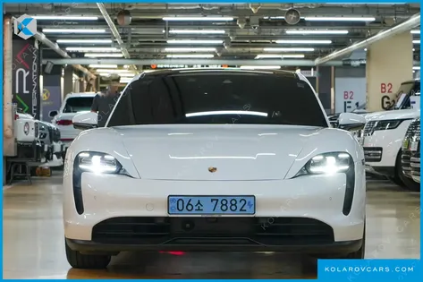 PORSCHE TAYCAN BASE