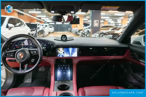PORSCHE TAYCAN BASE