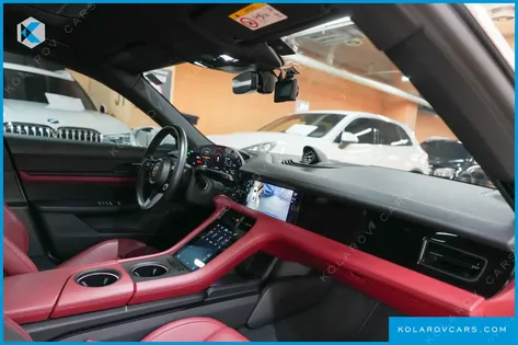 PORSCHE TAYCAN BASE