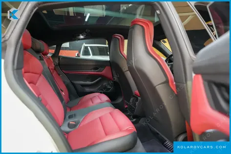 PORSCHE TAYCAN BASE