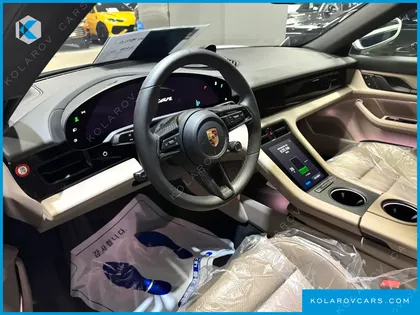 PORSCHE TAYCAN BASE