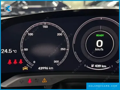 PORSCHE TAYCAN BASE
