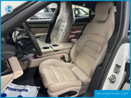 PORSCHE TAYCAN BASE