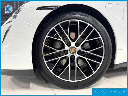 PORSCHE TAYCAN BASE