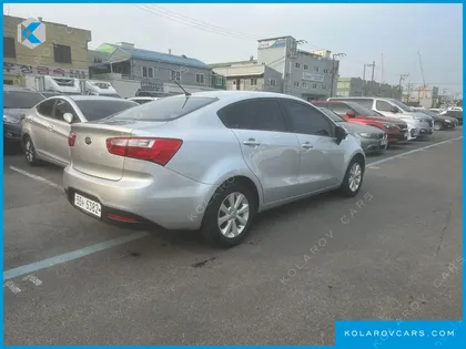 KIA PRIDE 1.4 MPI SEDAN