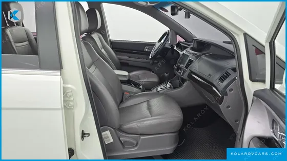 KGM - SSANGYONG KORANDO 4WD CHATEAU 9-SEATER
