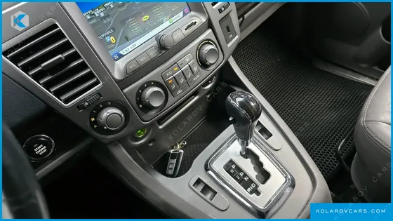 KGM - SSANGYONG KORANDO 4WD CHATEAU 11-SEATER