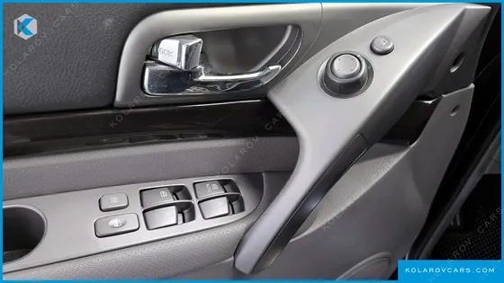 KGM - SSANGYONG KORANDO 4WD CHATEAU 11-SEATER