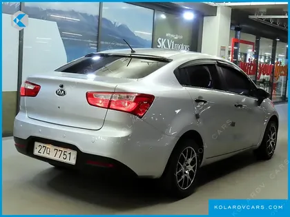 KIA PRIDE 1.4 MPI SEDAN