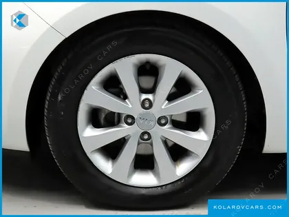 KIA PRIDE 1.6 GDI HATCHBACK