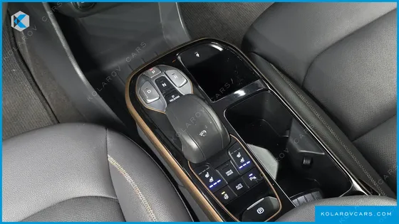 HYUNDAI IONIQ Q