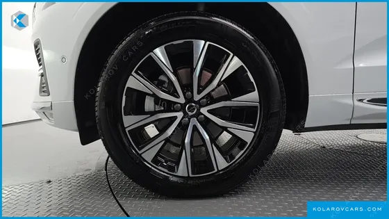 VOLVO XC60 B5 ULTRA BRIGHT