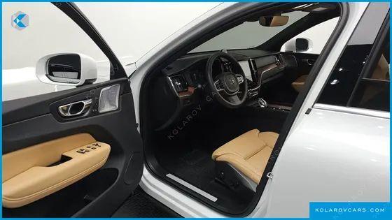VOLVO XC60 B5 ULTRA BRIGHT