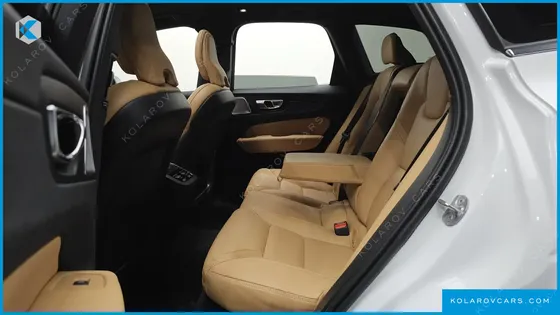 VOLVO XC60 B5 ULTRA BRIGHT