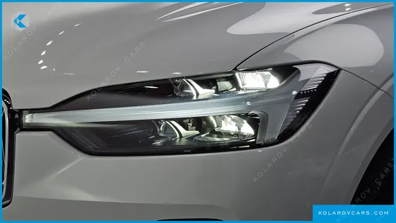 VOLVO XC60 B5 ULTRA BRIGHT