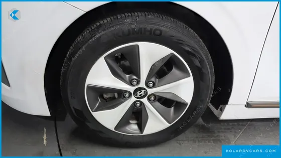 HYUNDAI IONIQ Q