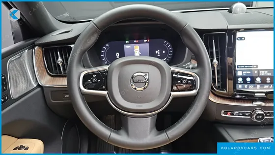 VOLVO XC60 B5 ULTIMATE BRIGHT