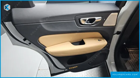 VOLVO XC60 B5 ULTIMATE BRIGHT