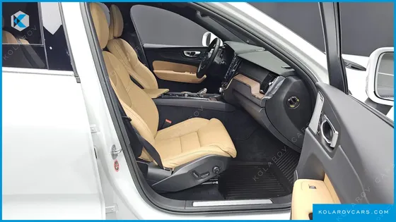 VOLVO XC60 B5 ULTIMATE BRIGHT
