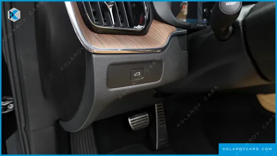 VOLVO XC60 B6 ULTRA BRIGHT