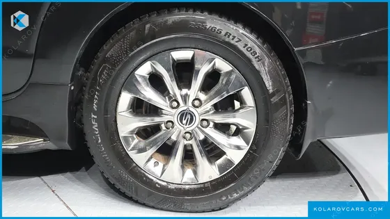 KGM - SSANGYONG KORANDO 4WD CHATEAU 9-SEATER