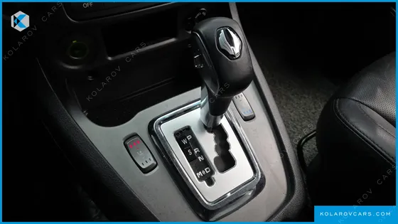 KGM - SSANGYONG KORANDO 4WD CHATEAU 9-SEATER