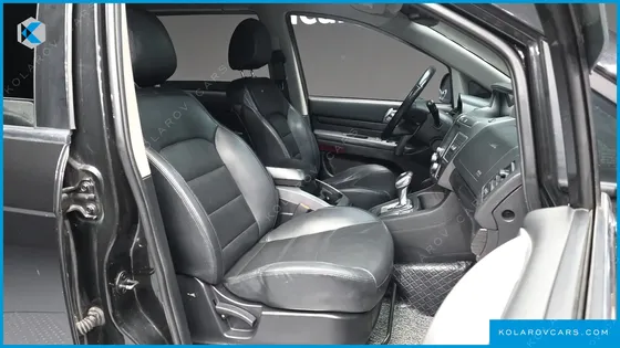 KGM - SSANGYONG KORANDO 4WD CHATEAU 9-SEATER