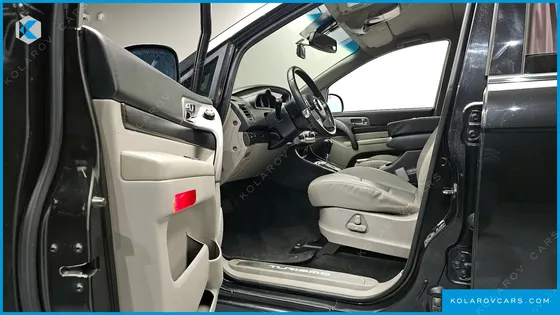 KGM - SSANGYONG KORANDO 4WD CHATEAU 9-SEATER