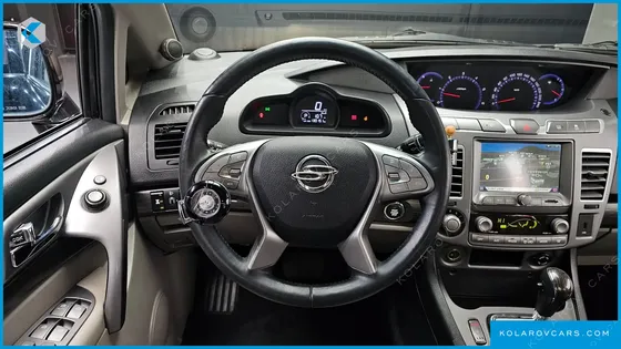 KGM - SSANGYONG KORANDO 4WD CHATEAU 9-SEATER