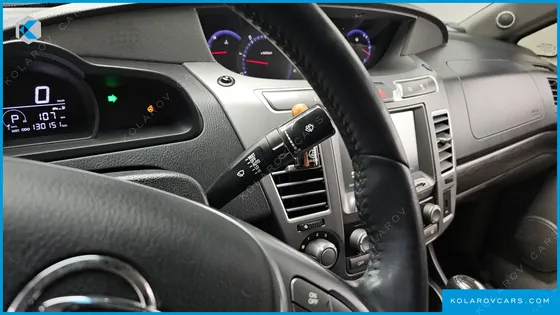 KGM - SSANGYONG KORANDO 4WD CHATEAU 9-SEATER