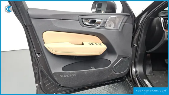 VOLVO XC60 T8 ULTRA BRIGHT
