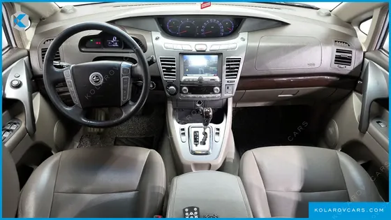 KGM - SSANGYONG KORANDO 4WD CHATEAU 11-SEATER
