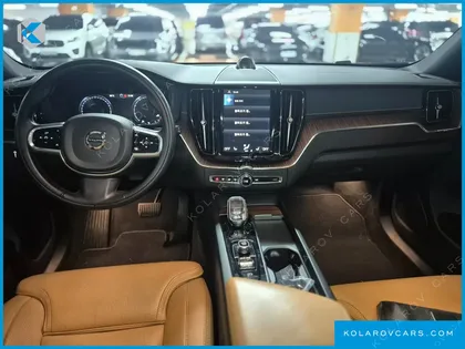 VOLVO XC60 B5 INSCRIPTION