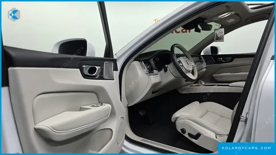 VOLVO XC60 B5 ULTIMATE BRIGHT