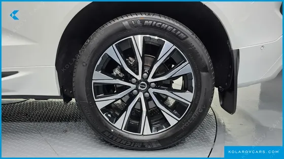 VOLVO XC60 B5 ULTIMATE BRIGHT