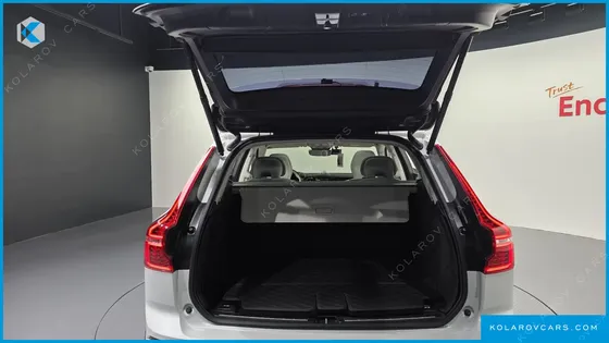 VOLVO XC60 B5 ULTIMATE BRIGHT