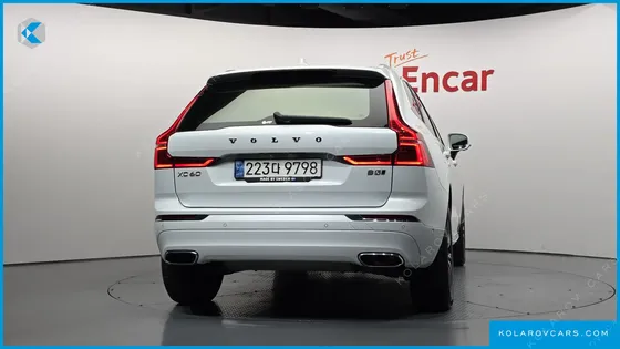 VOLVO XC60 B5 INSCRIPTION