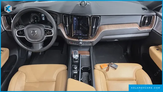 VOLVO XC60 B5 INSCRIPTION