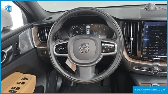 VOLVO XC60 B5 INSCRIPTION