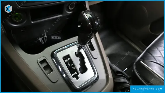 KGM - SSANGYONG KORANDO 4WD CHATEAU 9-SEATER