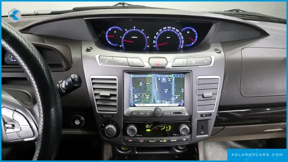 KGM - SSANGYONG KORANDO 4WD CHATEAU 9-SEATER
