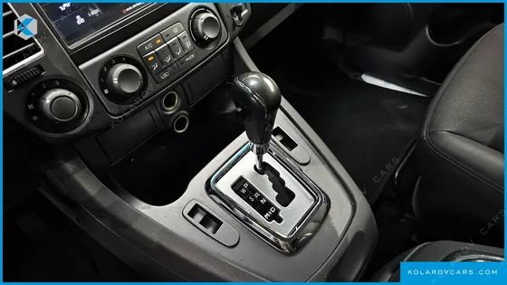 KGM - SSANGYONG KORANDO 4WD LT 9-SEATER