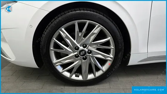 HYUNDAI GRANDEUR 3.3