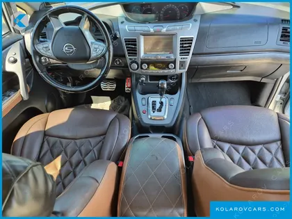 KGM - SSANGYONG KORANDO 4WD CHATEAU 9-SEATER