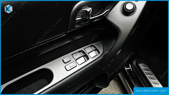 KGM - SSANGYONG KORANDO 4WD TX 9-SEATER