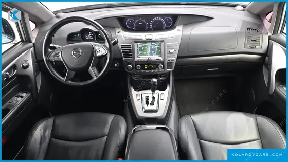 KGM - SSANGYONG KORANDO 4WD CHATEAU 9-SEATER