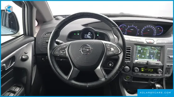 KGM - SSANGYONG KORANDO 4WD CHATEAU 9-SEATER