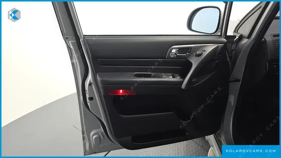 KGM - SSANGYONG KORANDO 4WD CHATEAU 9-SEATER
