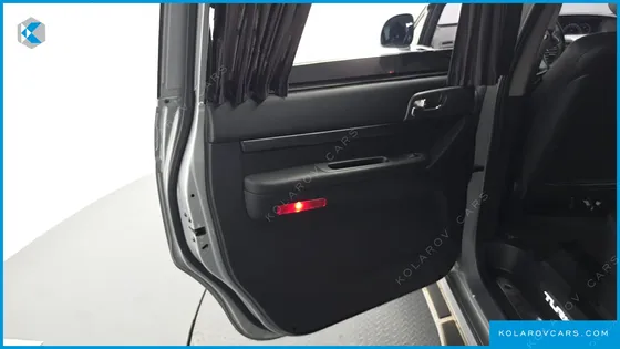 KGM - SSANGYONG KORANDO 4WD CHATEAU 9-SEATER